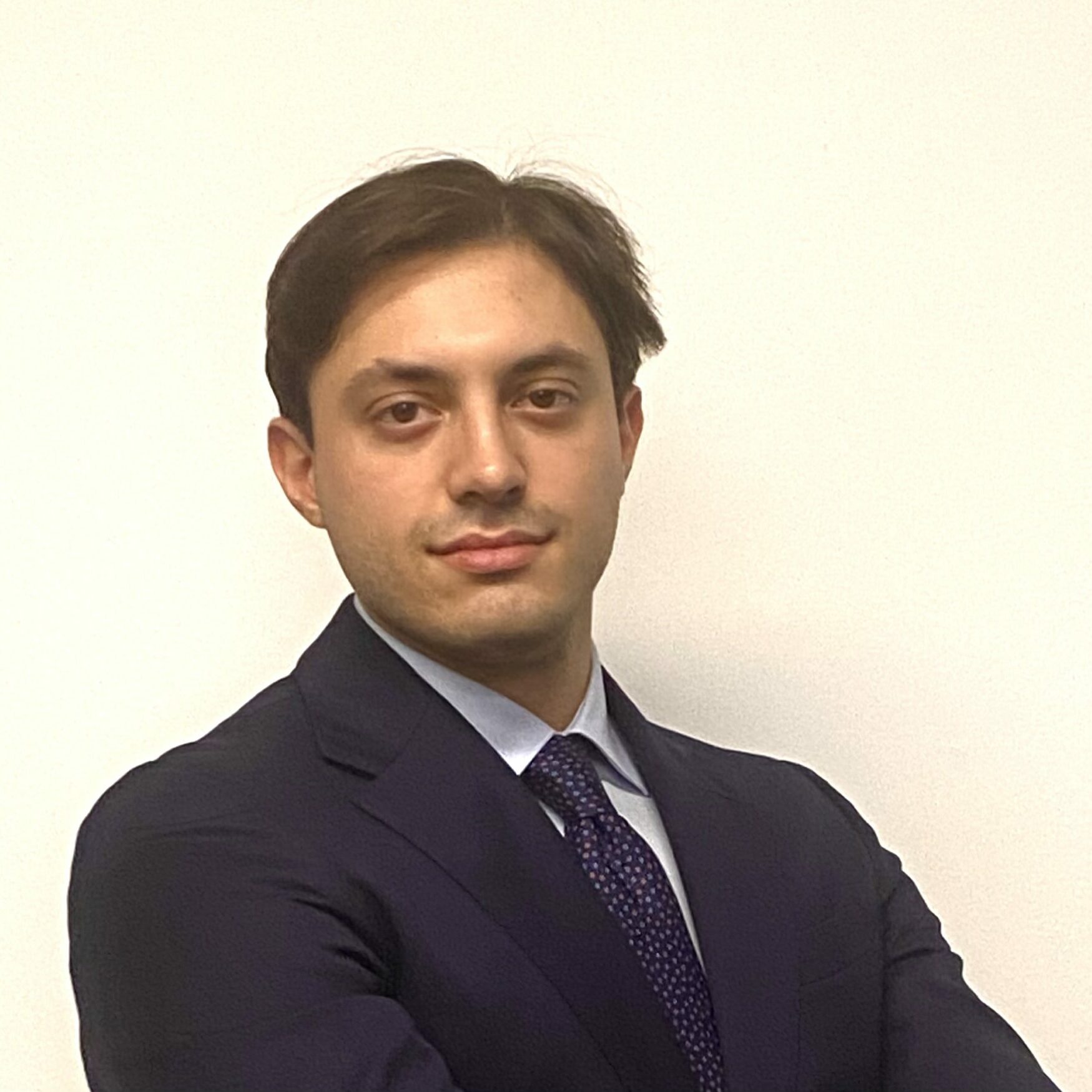 <span style='line-height: 0.6'>Nicolò Sernia</span><br />
<span style='color:#00b5e2;font-size:25px;line-height: 0.6 !important;'><br />
Junior Investment Analyst</span>